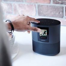 Cargar imagen en el visor de la galería, Bose Home Speaker 500 editorial 1
